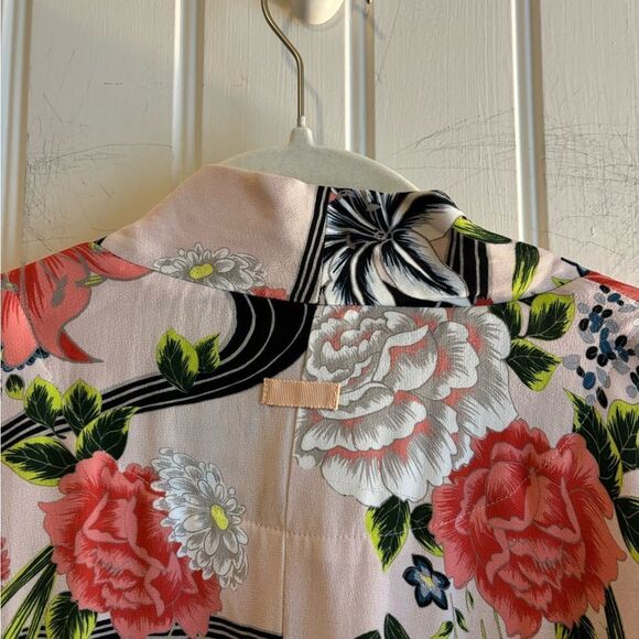 Elizabeth and James Silk Crepe Floral Kimono with Bell Sleeves - Picture 8 of 8